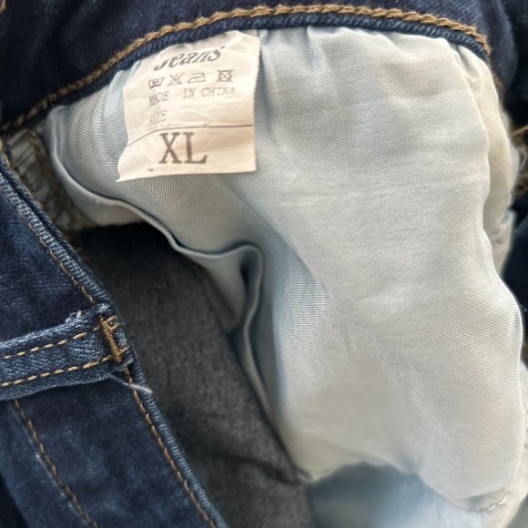 Jeans- Crop Fray NWOT - Picture 2 of 8